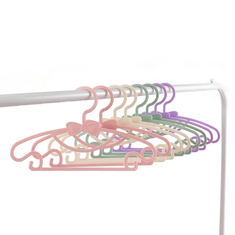 Windproof Kids Clothes Hanger Racks: Portable Plastic Display Hangers (10pcs)