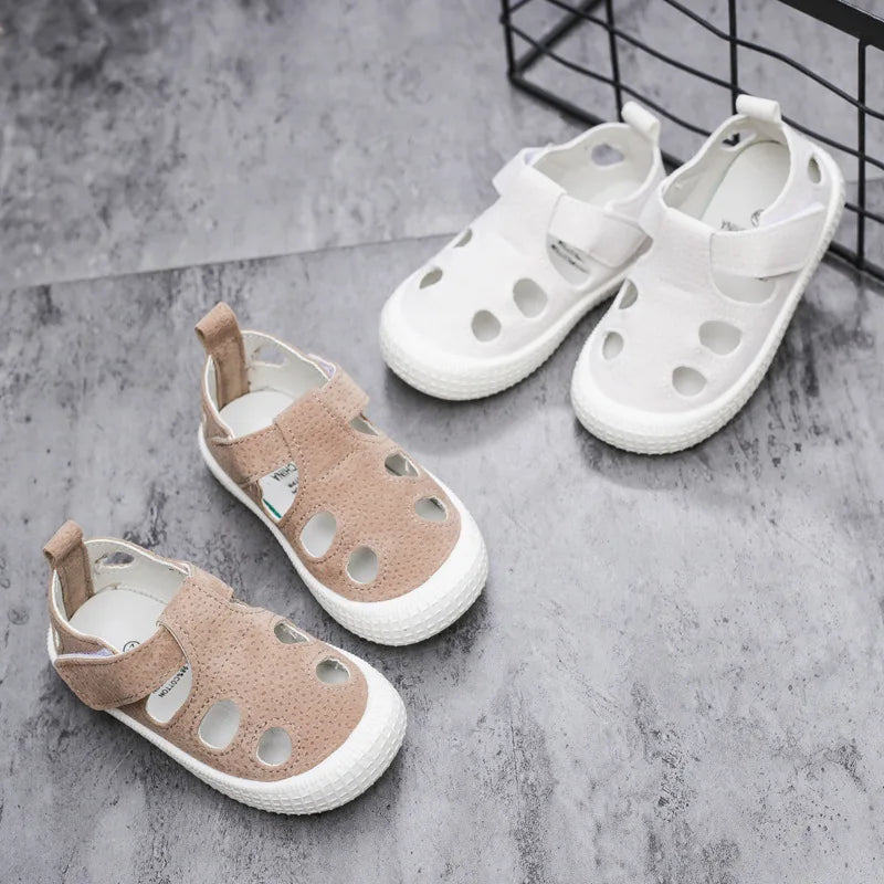 Breathable Closed Toe Sandal Sneakers